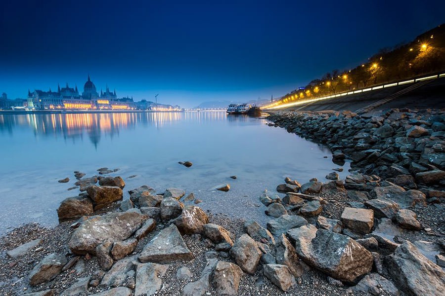 Az éjszaka rejtelmes, szép, izgalmas. Gyere el éjszakai fotózás workshopunkra, fedezzük fel együtt, mit rejt az éjszaka. Kattints a részletekért.